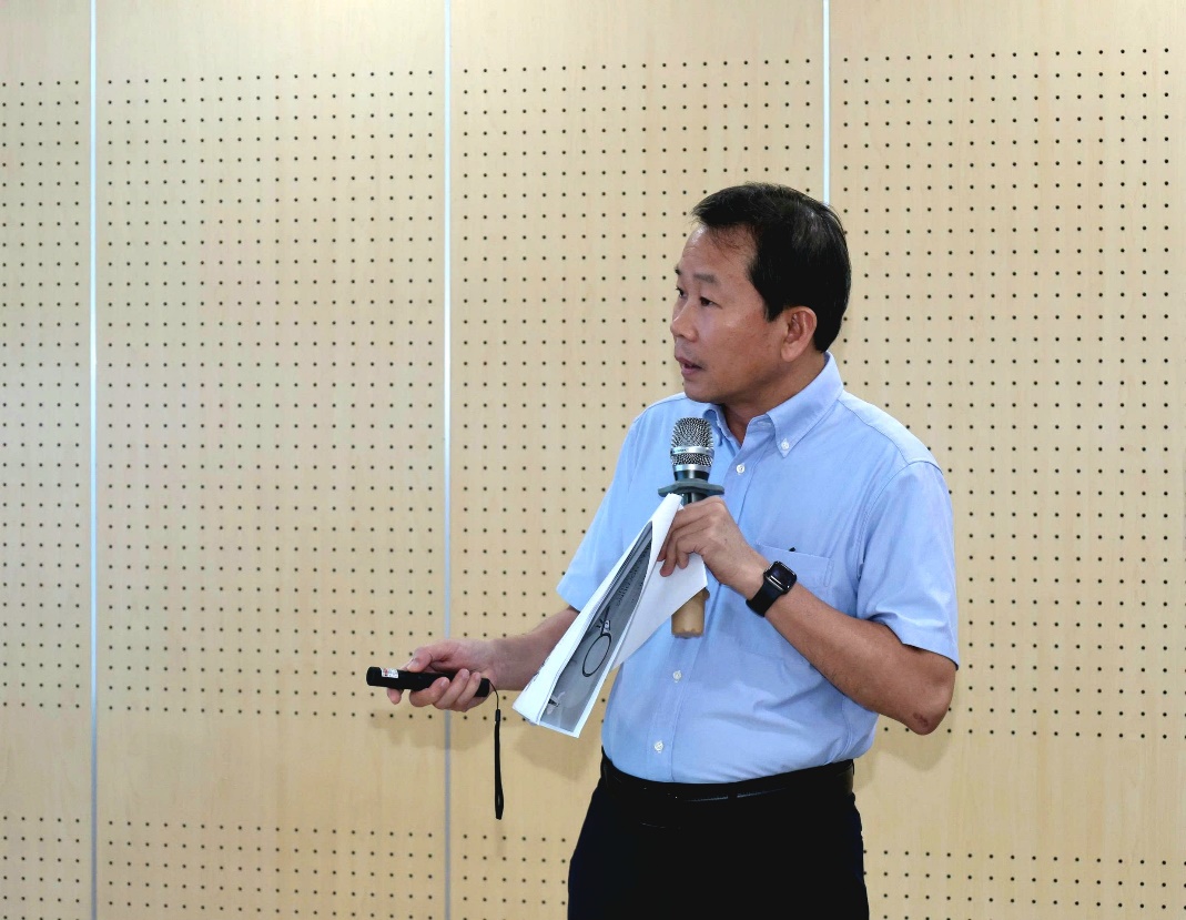 ThS. Nguyễn Thanh Bình, Trưởng phòng TCKT báo cáo sơ kết công tác tài chính 6 tháng đầu năm